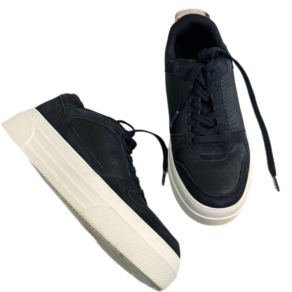 Le Tigre Midtown Platform Black and White Sneakers with Elevated Sole